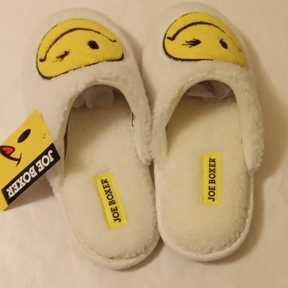 FREE WITH PURCHASE Joe Boxer slippers 6-7 - Picture 2 of 3